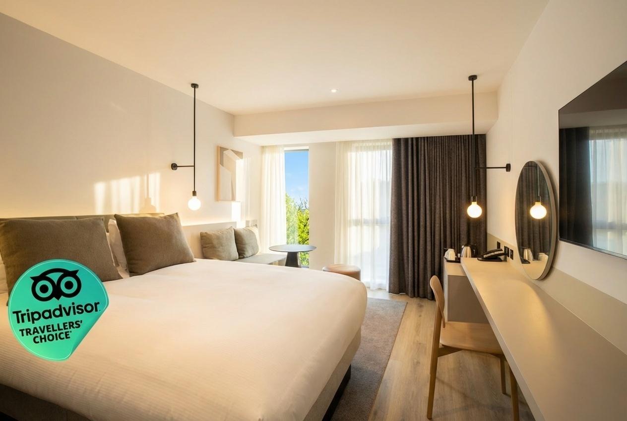 4* Leonardo Hotel Chester City Break: Award Winning Central Stay With Prosecco, Breakfast & Dinner Upgrade For 2