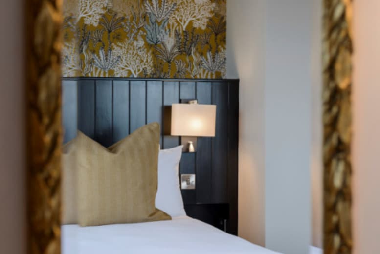 County Kerry Seaside Spa Escape For 2 At The Smugglers Inn: Breakfast, Spa Access & Late Checkout