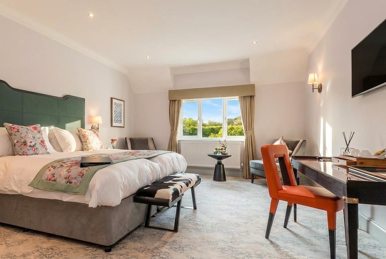 4* Burnside Hotel, Stratford-Upon-Avon Stay For 2: Welcome Drink, Breakfast & Dinner Upgrade