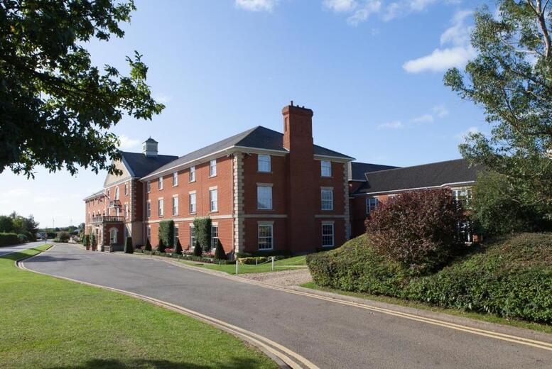 4* Luxury Whittlebury Hall Hotel Stay For 2 With 3-Course Dinner & Full Heat And Leisure Facilities Access