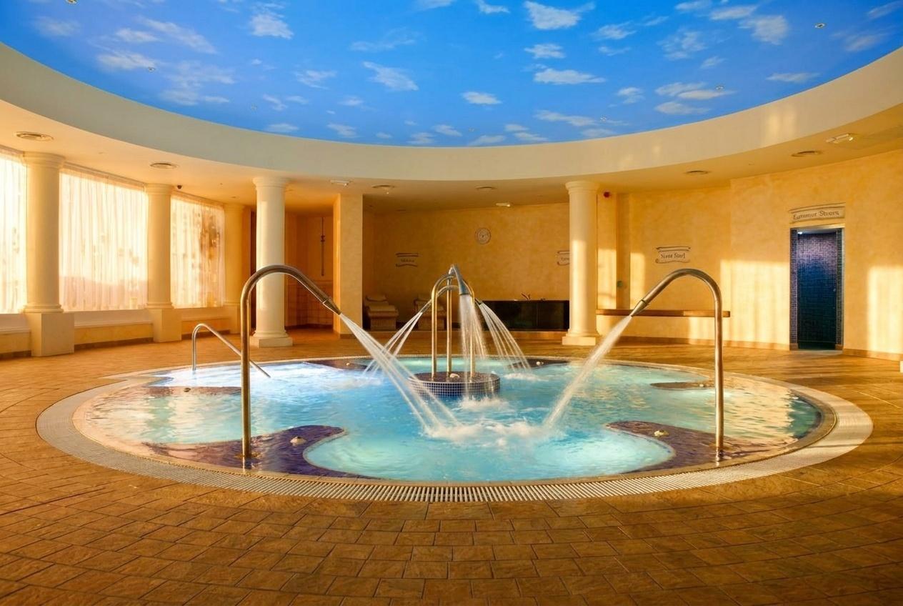 4* Luxury Whittlebury Hall Hotel Stay For 2 With 3-Course Dinner & Full Heat And Leisure Facilities Access