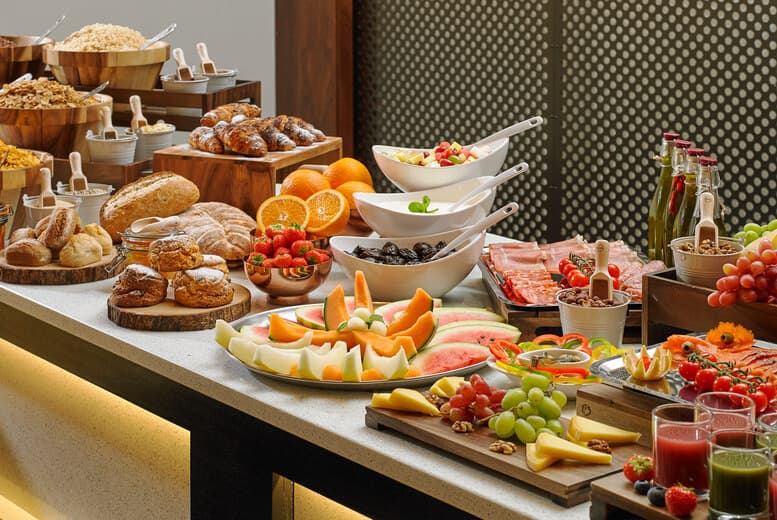 4* County Offaly Escape - Tullamore Court Hotel For Two, Breakfast & Leisure Included With Optional Dinner Upgrade!