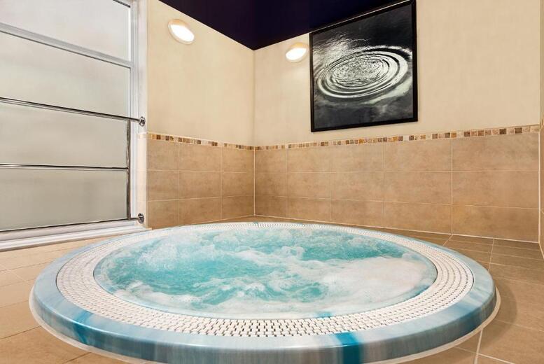 4* Cornwall Spa Break For 2 At Trenython Manor With Breakfast, Leisure Access, Bottle Of Prosecco, Late Checkout And Dinner Upgrade