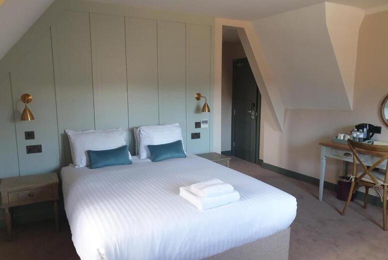 4* Cotswolds Hotel Stay For 2 - Breakfast, Late Checkout & Dinner Upgrade!