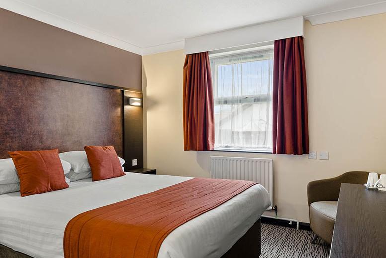 Dragonfly Colchester, Essex Stay & Breakfast For 2 - 1 Or 2 Nights!