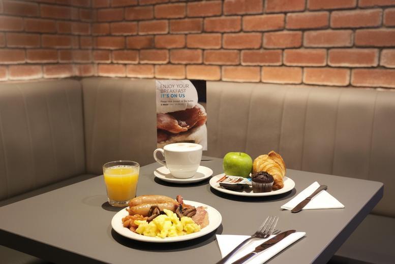 Holiday Inn Derry Stay For 2 - Breakfast, Prosecco Upgrade Option & Late Check Out! - Summer Availability