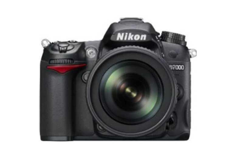 Nikon D7000 Dslr Camera With 18-55Mm Lens And Accessory Kit