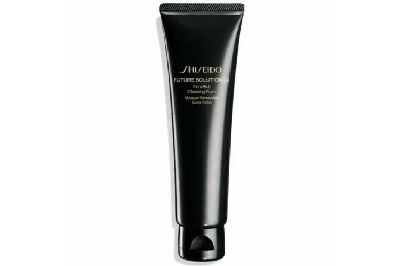 Shiseido Future Solution Lx Extra Rich Cleansing Mousse 125Ml - Hydrating Face Wash For Dry & Sensitive Skin